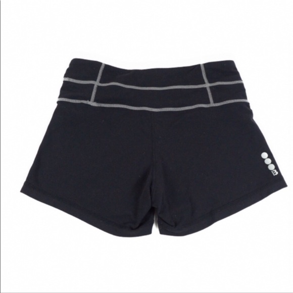 bench shorts - Picture 2 of 2